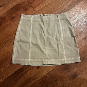 Women’s Size 12 Wild Fable Pale Green Mini Skirt